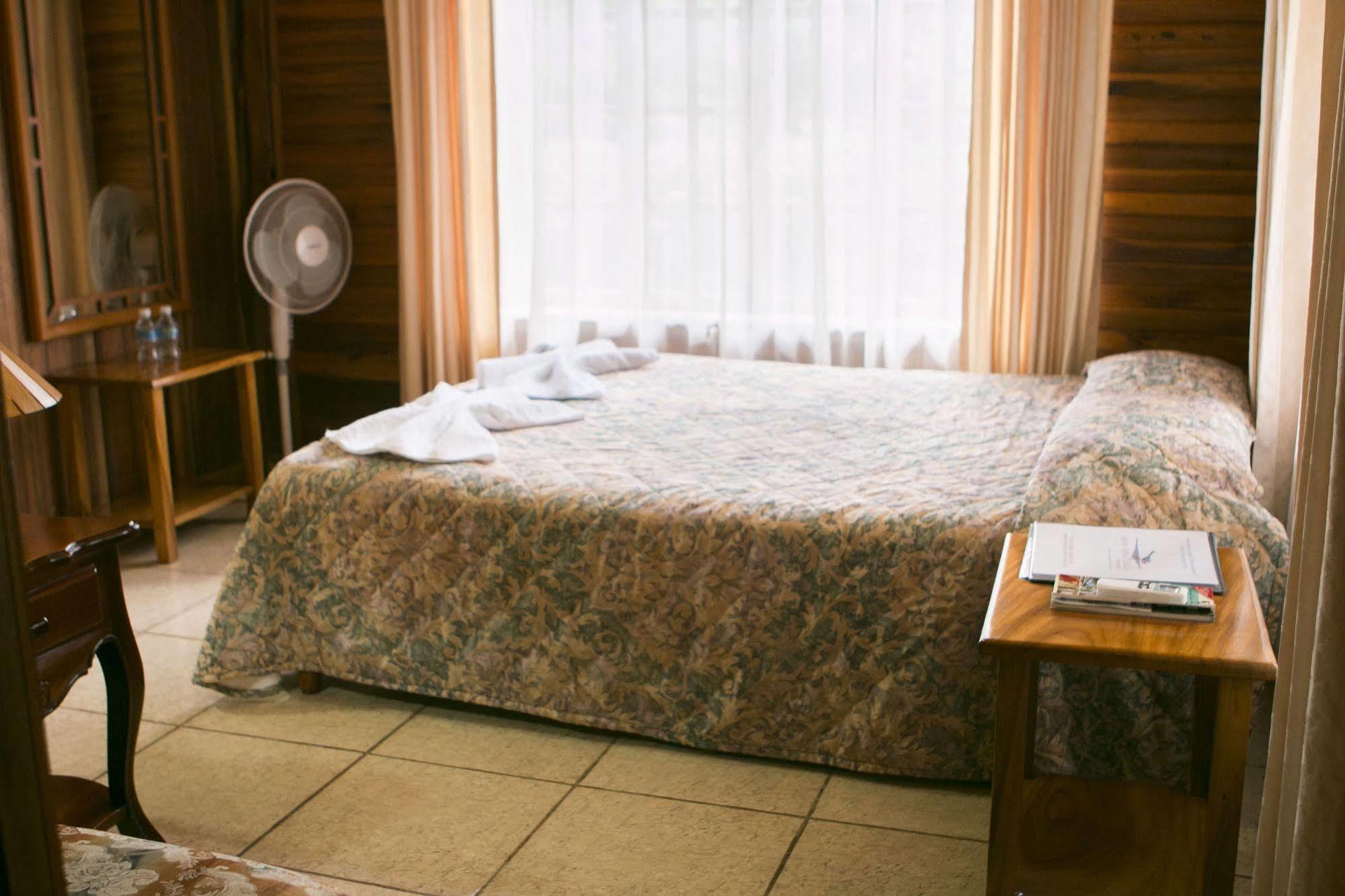 Santa Elena Lodge Cuajiniquil エクステリア 写真