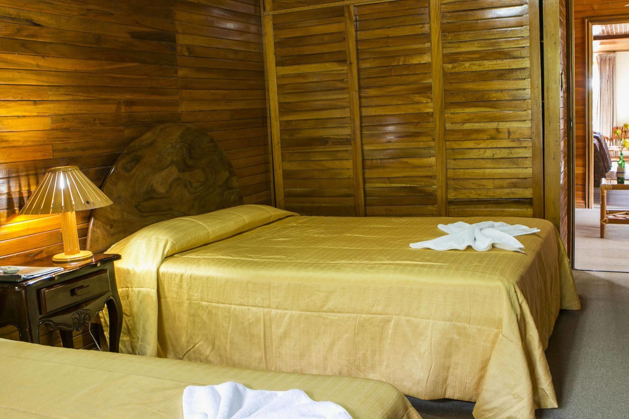 Santa Elena Lodge Cuajiniquil エクステリア 写真